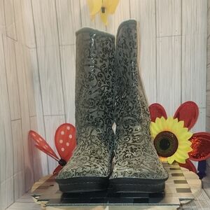 Alegria Stylish Patterned Boots